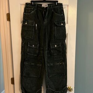 Black wide leg cargo Pants